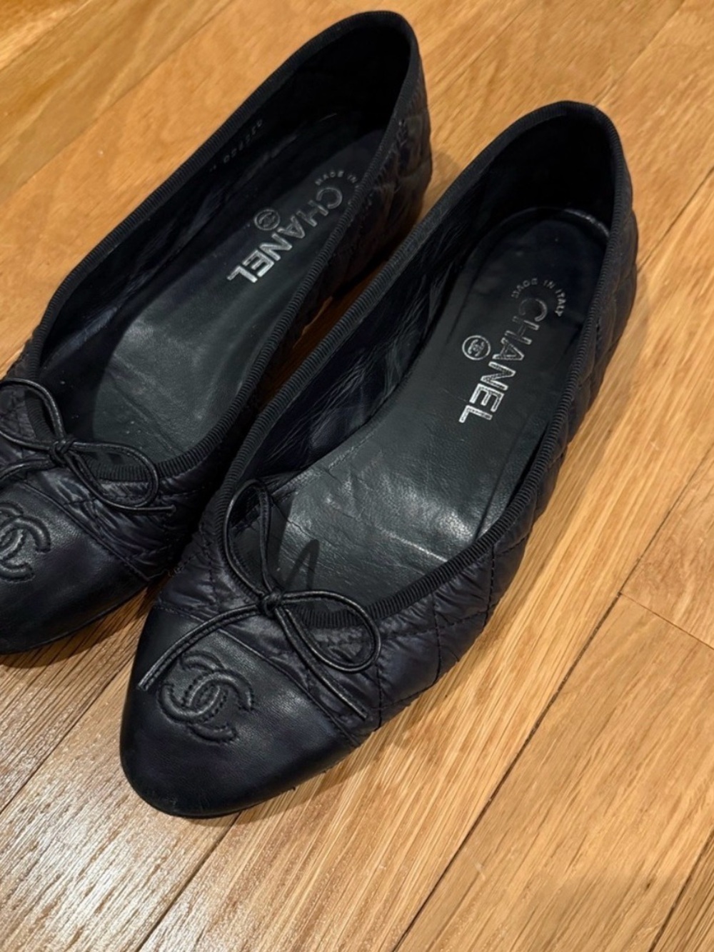 CHANEL Black Quilted Calfskin Bow Ballet Flats (European size 38) - Picture 4 of 10